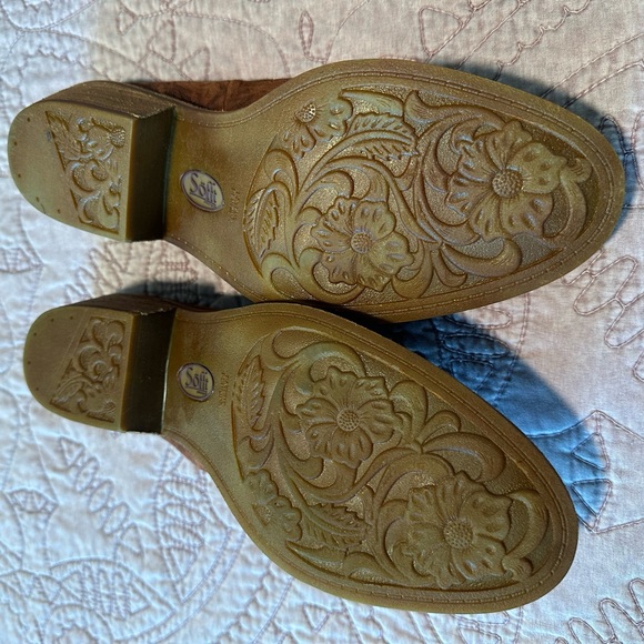 Sofft Women’s Rich Brown Suede heeled mules - Picture 5 of 11